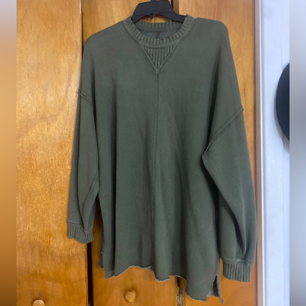 Oversized green aerie pullover! Like new!